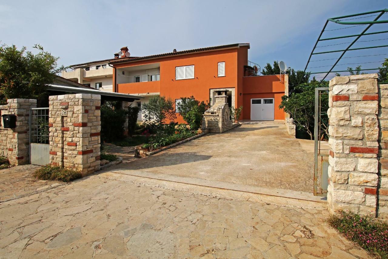 Apartment Valmas Pula Exterior photo