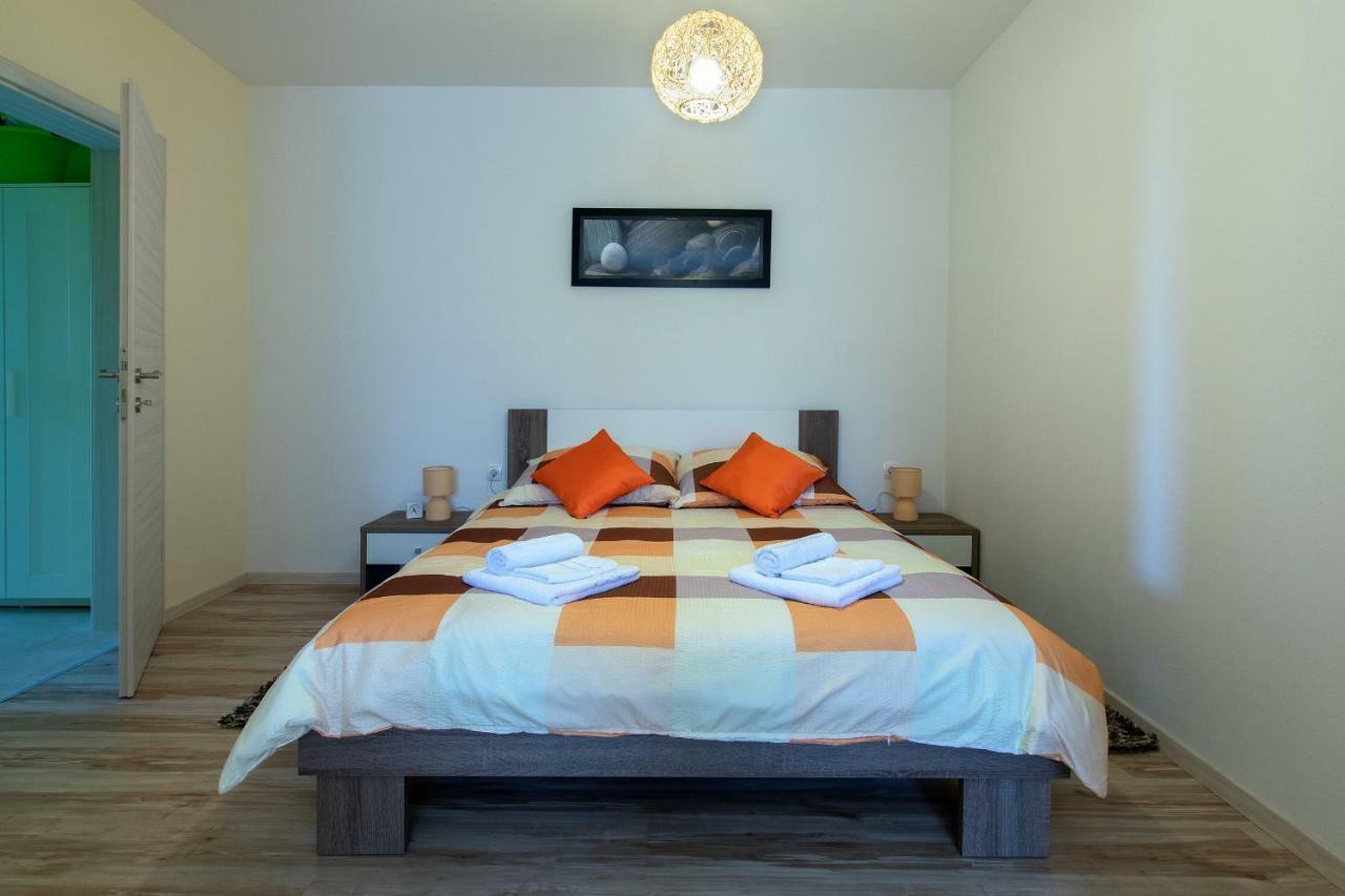 Apartment Valmas Pula Exterior photo